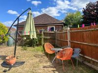 Spacious 4BR House Canterbury with en-suite and Free Parking - Long Stays - B&B Thannington