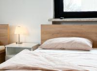 Großzügige OG Ferienwohnung in Linkenheim frieden apartments - B&B Linkenheim-Hochstetten