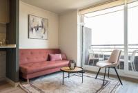 Chic 2BR Apt in Nunoa with Balcony for 5 - Bed and Breakfast Santiago de Chile