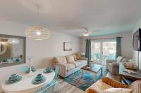 Beachside condo Short steps to beach Sleeps 6 Pool - Bed and Breakfast Orange Beach