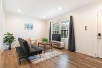 Cozy Studio Suite Near Beverly Hills for Two - Bed and Breakfast Los Angeles