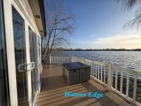 Tattershall Lakes Waters Edge Mini Lodge Lakeside, 8 Berth with Hot Tub & Wifi - B&B Tattershall