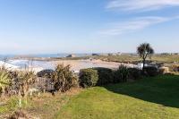 Stylish Apartment Garden with Beautiful Sea Views - Chambres d’hôtes Newquay
