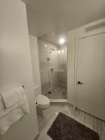Luxury 2 Bed Apartment In Vaughan Near Wonderland! - Chambres d'hôtes Vaughan