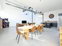 Loft 23 - Appartement lumineux 4 chambres hyper centre de Cholet - B&B Cholet