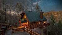 Romantic Smoky Mtn Cabin - Jacuzzi - Scenic View - B&B Pigeon Forge