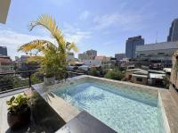 Luxury Riverside Duplex with Private Pool - B&B Nom Pen