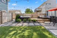 Farm House & Carriage House DT Indy with Pool Table - B&B Indianapolis