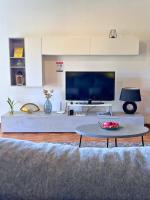 Ocean Hill House by Rentery Madeira - B&B Santa Cruz