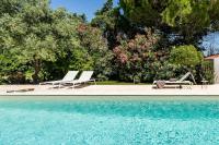 Relax in Style - Prime Spot with Garden & Natural Pool - B&B Azeitão