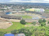 Winner! Varanda com churrasqueira, vista clara para o Serra Dourada, a poucos passos do Parque Flamboyant e a 10 minutos do Autódromo e do Aeroporto! - B&B Goiânia