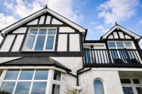 Bryn Gwyn, Sleeps 8, Sea Views, Borth y Gest - Bed and Breakfast Porthmadog