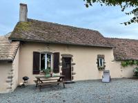 Maison de campagne indépendante dans notre cour - B&B Sainte-Jamme-sur-Sarthe