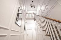 Quiet, Soundproof 1-BR Suite Near Victoria Hospital with Parking & Balcony - Chambres d'hôtes London