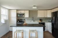 Rustic Luxe Creekside Retreat with Hot Tub and Fire Pit, Minutes From Hudson - Chambres d'hôtes Hudson