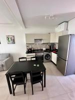 Appartement calme vue sur Jardin avec Piscine et Wi-Fi - B&B Cap Negro I