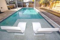 The Azure Villa 5br 3.5 bath heated pool hot tub - B&B Seminole