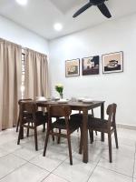 Spacious Classic 4BR Family Haven I Simpang Ampat - Bed and Breakfast Simpang Empat