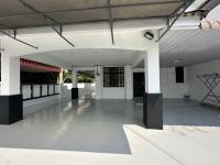 Spacious Classic 4BR Family Haven I Simpang Ampat - Bed and Breakfast Simpang Empat