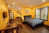Hoan Kiem Old Quarter Sunlit Artistic Home 2BR 1BA - Ferienwohnung Hanoi