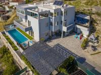 Apartman Palma and Luxury Penthouse for a family with swiming pool,parking,terrace,panoramic view at the sea,Podstrana - Chambres d'hôtes Podstrana