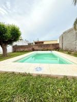 Casa céntrica en Chascomús con pileta - B&B Chascomús