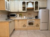 2 bedroom Apartment with parking close to Center - Chambres d’hôtes Chişinău