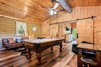 Luxurious & Family Friendly - Hot Tub - Game Room - Chambres d’hôtes Pigeon Forge