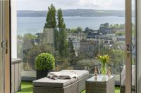 Apartment with Stunning Sea Views Private Parking - Chambres d'hôtes Torquay