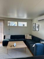 Cozy ground floor in house - Ferienwohnung Harstad