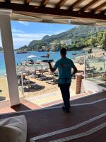 Poseidon Beach Bar & Restaurant Apartments - B&B Palaiokastrítsa