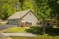 Lakefront Suite Dock, No-Wake Cove & Firepit - B&B Marion