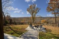 3BR Ridge Home Hot Tub, Firepit & Valley Views - B&B Carbondale