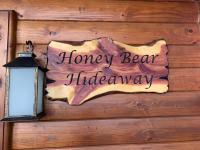 Honeybear Hideaway Cabin - B&B Hayward