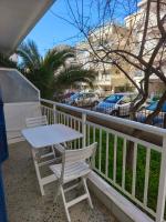 Thalora Apartment - B&B Peraía