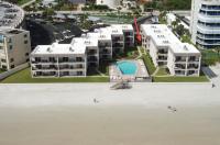 Beachside 1st Fl Condo - B&B New Smyrna Beach