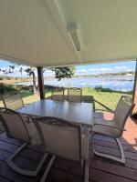 Renovated Lakefront Luxury retreat by Legoland - Bed and Breakfast Lake Hamilton