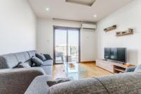 Fam Glam Comfort Apartment - B&B Larnaca