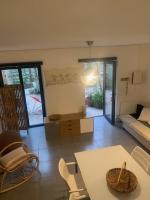 Maison et studio avec jardin et bassin - B&B Cornillon