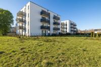 Stylish Apartment with Garden and Parking in Żywiec by Noclegi Renters - Chambres d'hôtes Żywiec