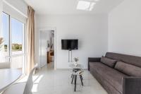 Apartment with AC and Balcony Golem by PikHost - Ferienwohnung Golem