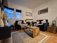 2BR Home in Montrose with Free Parking - B&B Montrose