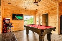 Private Pool Cabin with Theater, Hot Tub & Views - B&B Sevierville