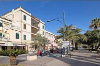 Seafront, Large Studio on the Beach with AC and WiFi - Chambres d'hôtes Pietra Ligure
