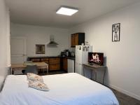 Au Tulipier, studio de 30m2, 2 personnes - B&B Combeaufontaine