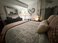 Center Hill Country Inn - Bed and Breakfast Mount Carroll