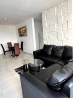 Apto Moderno y Amplio con Piscina con 3 habitaciones - B&B Floridablanca