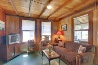'Grandma's Cottage' w/ Sunroom: Walk to Beach - Ferienwohnung Old Saybrook