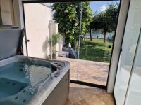 Jacuzzi - Riverside - Garden - Ferienwohnung Verőce