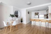 2 Spacious Resort 1BR Pool-Tennis-Gym & FREEParking - Chambres d’hôtes Perth